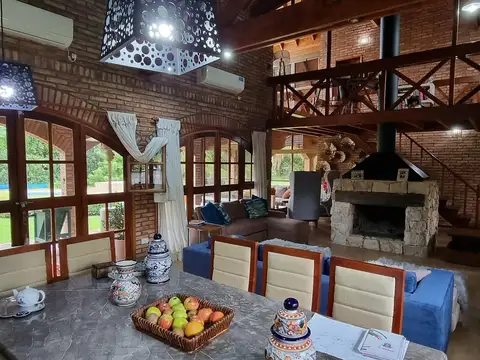 Casa 5 ambientes con 3 baños