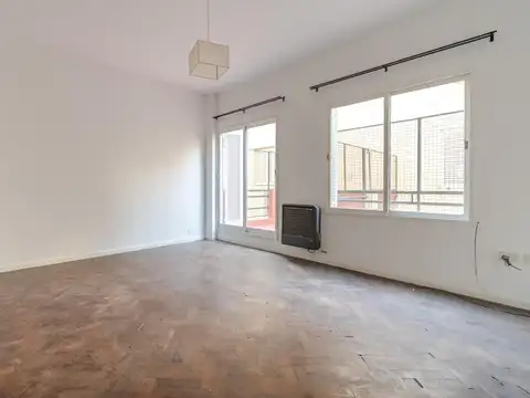 Julián Álvarez 2400, Piso 1°