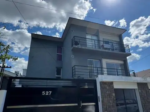 Departamento 2 ambientes Pilar 2 pisos por escalera con cochera apto credito