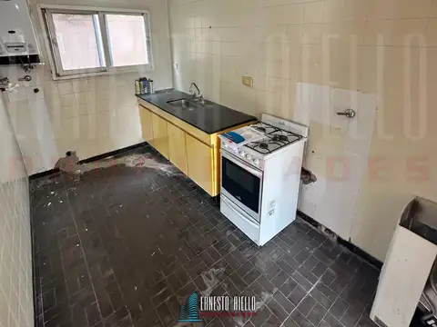 VENTA DEPTO 3 AMBIENTES C/ COCINA INDEPENDIENTE . HERMOSAS VISTAS OPORTUNIDAD A REFACCIONAR.
