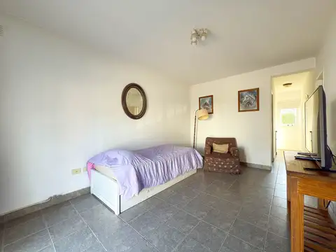 Casa 5 ambientes con 1 baño