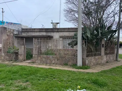 Casa 5 ambientes con 1 baño