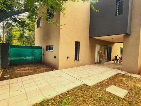 Casa en  Funes