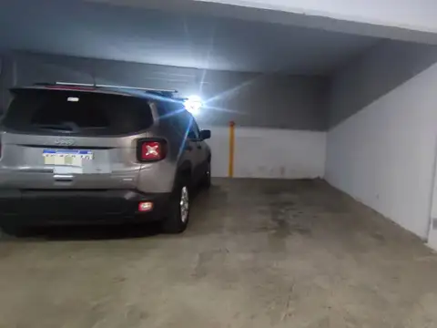 SE VENDEN DOS COCHERAS JUNTAS O SEPARADAS-CASEROS CENTRO