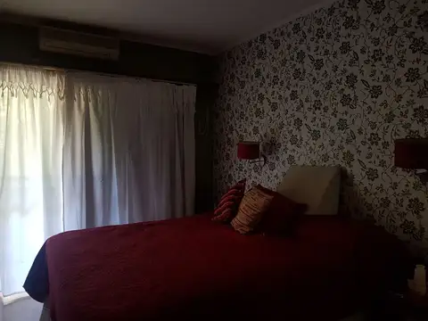 Casa 6 ambientes con 4 baños