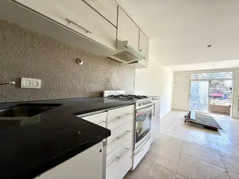 Depto Tipo Casa 4 ambientes con 1 baño