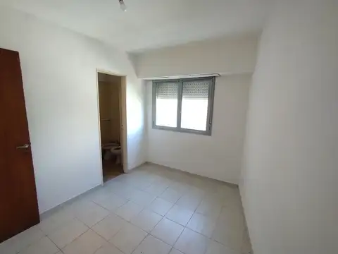 9 de Julio 2100, Piso 4