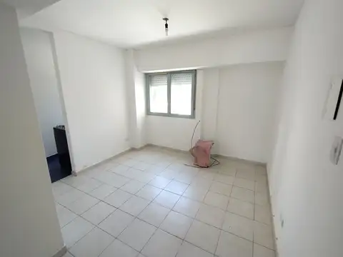 9 de Julio 2100, Piso 4