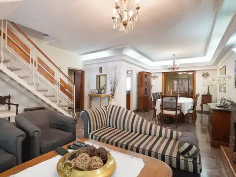 Casa 5 ambientes con 2 baños