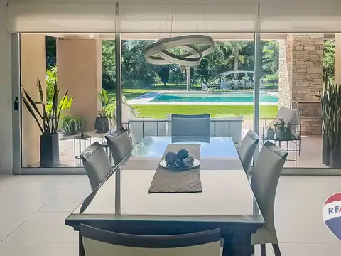 CASA EN VENTA EN MIRALAGOS