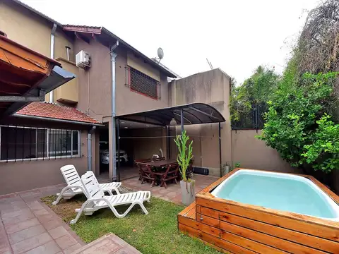 Casa en Venta con 2 cocheras