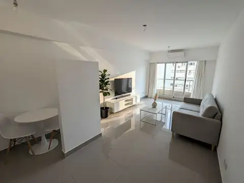 MONOAMBIENTE LUMINOSO CON BALCÓN Y AMENITIES