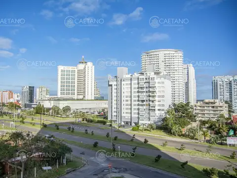 ALEXANDER BOULEVARD, Apartamento de  3 dormitorios en venta