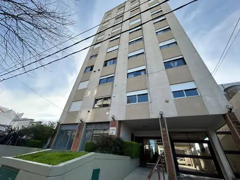 Calle 47 entre 24 y 25 1400