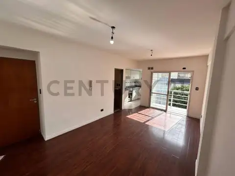 DEPARTAMENTO 2 AMBIENTES AL FRENTE CON BALCON 