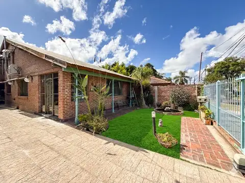 Casa en venta Benavidez dos plantas, jardin, estilo campo apto credito