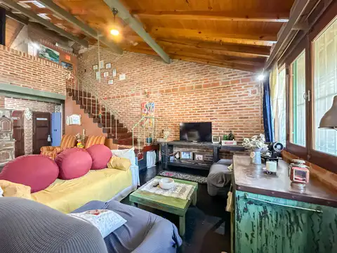 Casa en venta Benavidez dos plantas, jardin, estilo campo apto credito