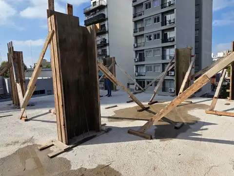 Andres Ferreyra 2800, Piso 7