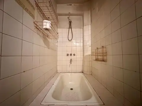 Depto Tipo Casa en Venta 70 años