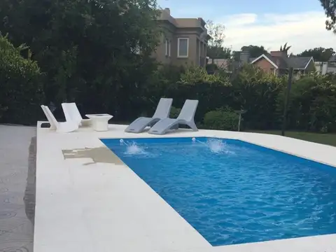 ABRIL CLUB DE CAMPO CASA ESTILO FRANCES AL LAGO