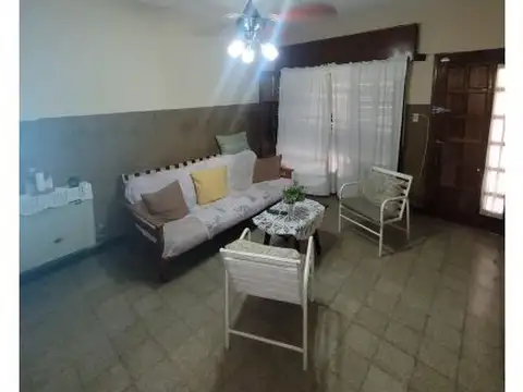 Venta Casa 2 Dormitorios, Alsina 2400