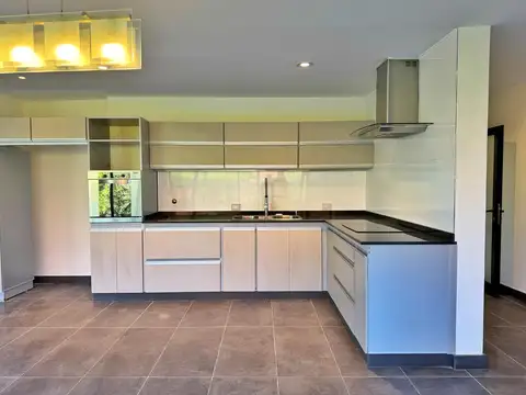 Casa en Venta en Puerto Roldan, USD 380.000