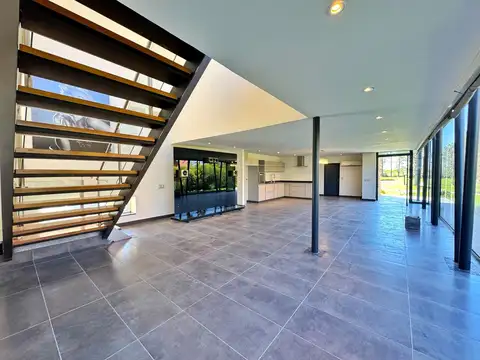 Casa 5 ambientes con 4 baños