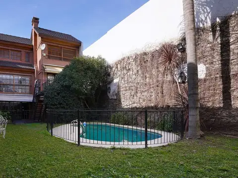 CASA VENTA CABALLITO 7 AMBIENTES COCHERAS PISCINA