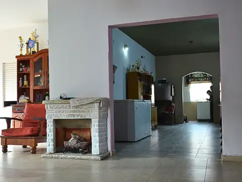 VENTA CASA 7 AMB.C/JARDÍN,LOTE PROP.LOMAS DE ZAMOR