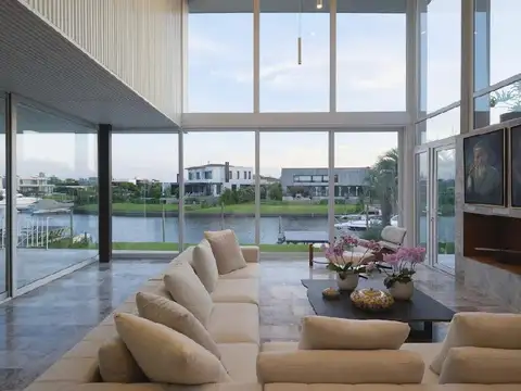 Casa 6 ambientes con 6 baños