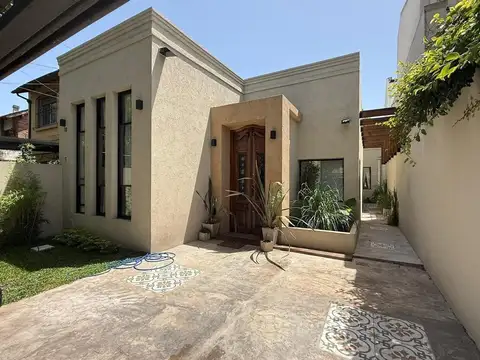 Casa en venta - Castelar Norte - Excelente ubicacion