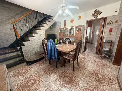 CASA 3 AMBIENTES EN ESQUINA LOTE 9.5 X 21