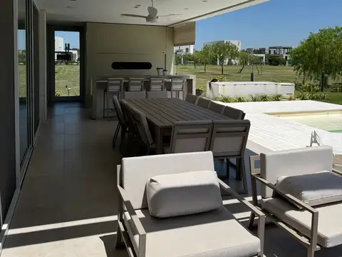 Casa en Alquiler al Sur