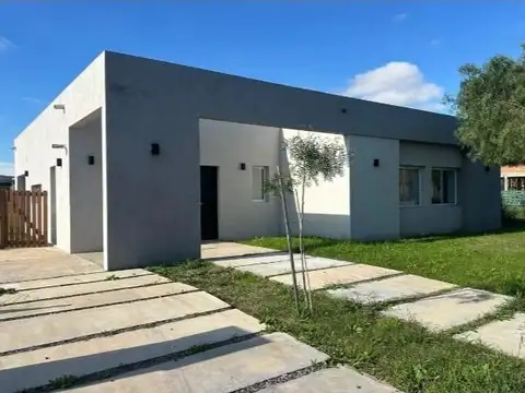 Casa en venta 3 ambientes a estrenar area 9 San Sebastián Pilar
