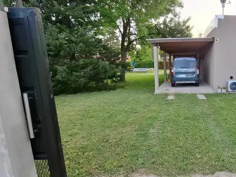 Casa en venta - 3 Dormitorios 2 Baños - Luján