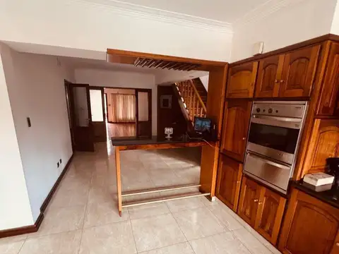 Casa 4 ambientes con 4 baños