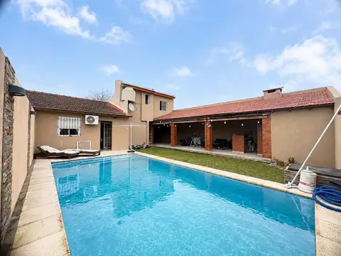 CASA EN VENTA ZÁRATE