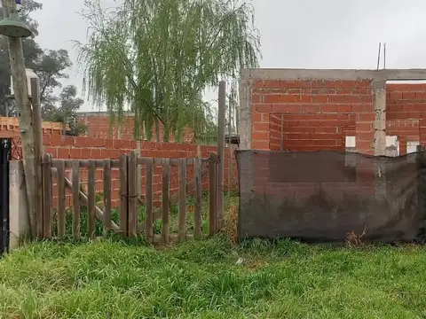 Lote con mejoras, San Miguel. Construcción a terminar