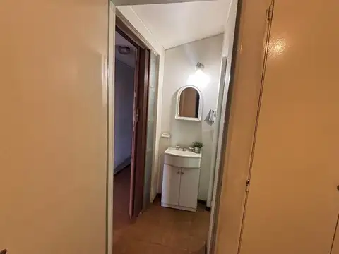 Casa 7 ambientes con 2 baños