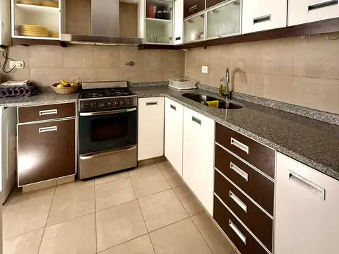 Departamento en Alquiler con 1 cocheras