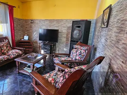 Casa 4 ambientes con 1 baño