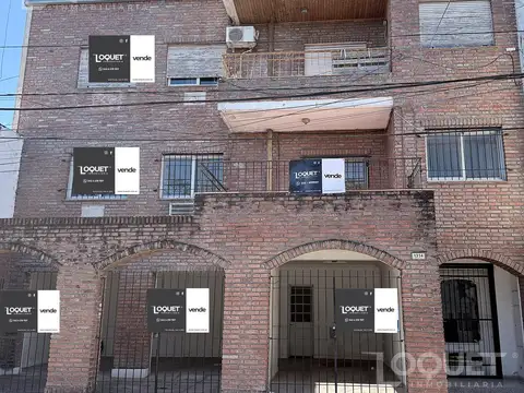 Bloque - 5 departamentos y 3 cocheras