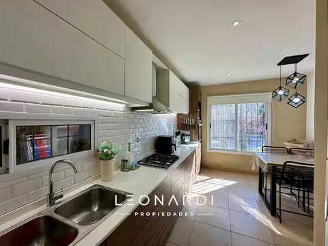 Casa 3 ambientes con 2 baños