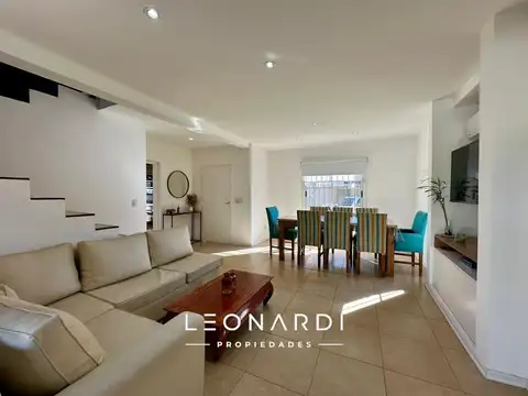 Casa en Escobar Apta Crédito | Impecable   pileta   súper luminosa   ID 2733