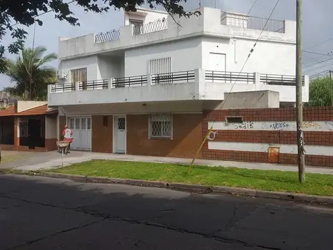 EN VENTA EN EL PALOMAR CASA EN PLANTA BAJA 3 AMBIENTES + DEPTO. 3 AMBIENTES CON TERRAZA - FICHA 7359
