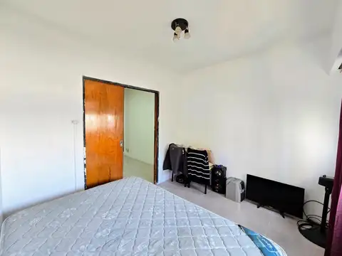 Alem 100, Piso 4