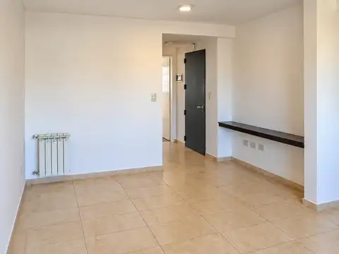 2 ambientes con balcón a 3 cuadras de la estación Castelar