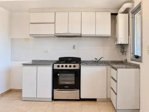 Casa en Alquiler en Castelar, $ 600.000
