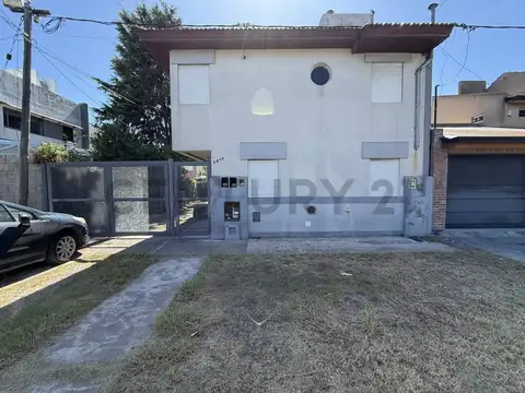 CALLE 118 E/ 79 Y 80 | TRIPLEX DE 3 DORMITORIOS + COCHERA | VILLA ELVIRA - LA PLATA