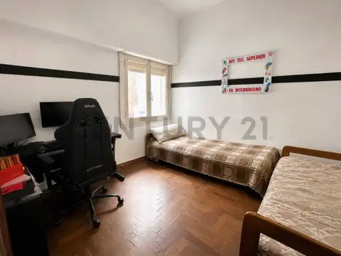 PH 4 ambientes con cochera y patio. Zona Paseo Aldrey – Apto Crédito